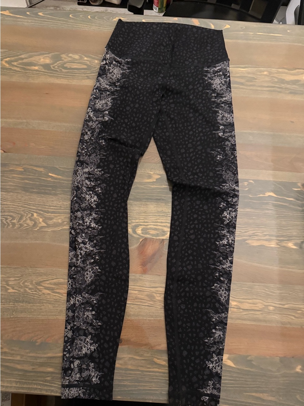 lululemon athletica Black white and Gray lace flower floral Patterned Leggings - Picture 4 of 5